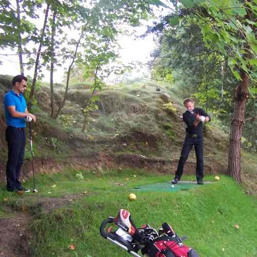 Narty na polu golfowym