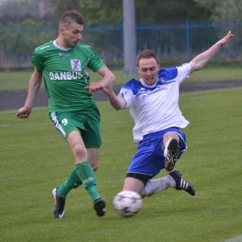 Trzy punkty rzutem na taśmę