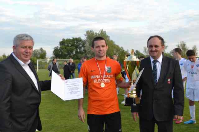 Górnik w lidze, Sokół w pucharze