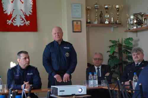 Mniej rozbojów, więcej wypadków