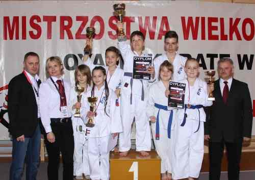 Pięć medali karateków z 'Centrum’