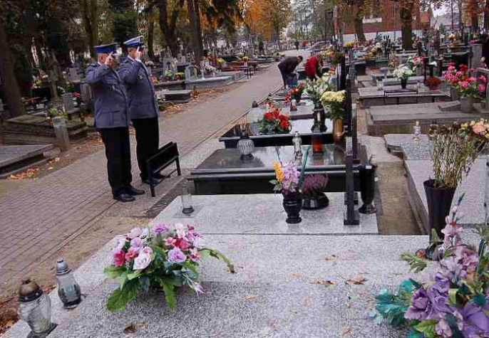 Pamiętają o zmarłych kolegach