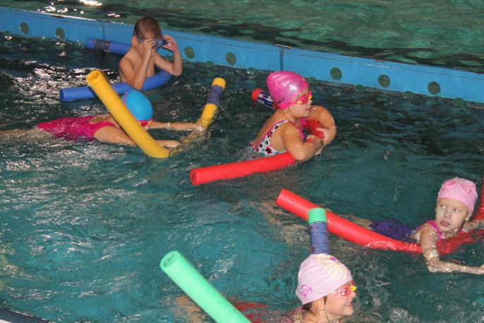 40 dzieciaków ukończyło bezpłatną naukę pływania