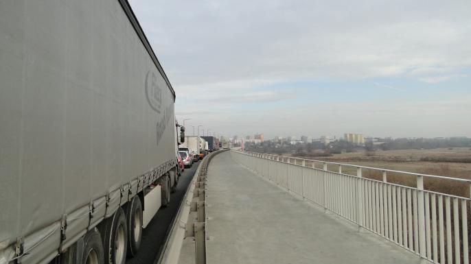 Makabryczne korki na przeprawie.