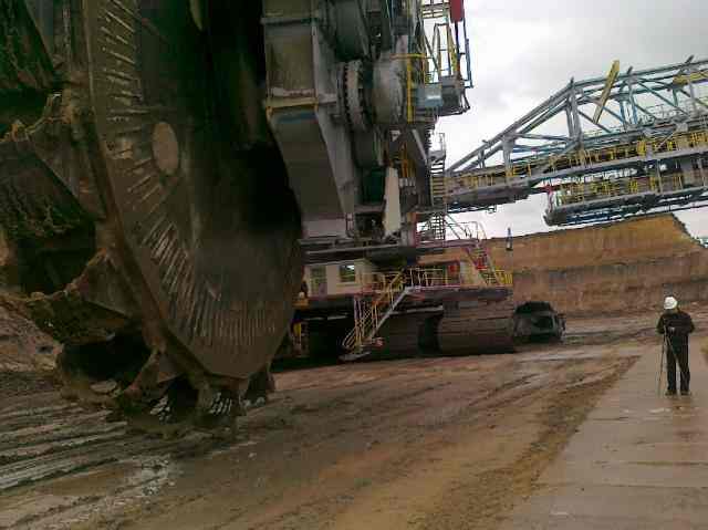 Adamów sprzedany za połowę ceny