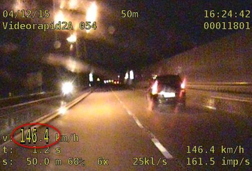 Pirat drogowy jechał z dzieckiem 146 km/h na przeprawie