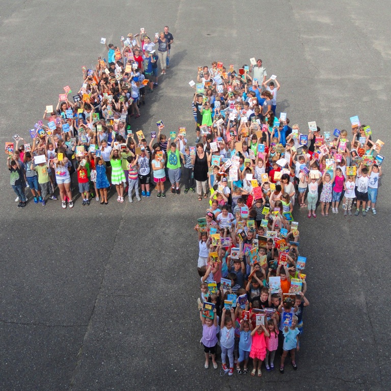 MASOWE CZYTANIE W „CZWÓRCE”