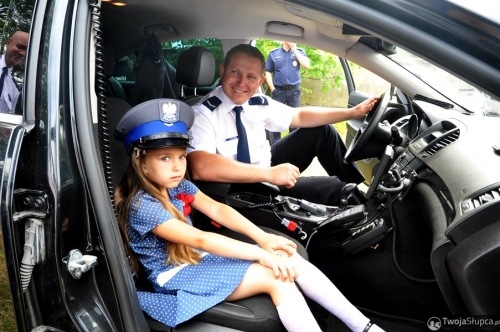 Policjanci na festynie dla Olka