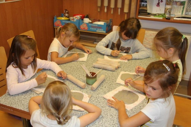 PRZEDSZKOLAKI Z KONINA NA WARSZTATACH W TURKOWSKIM MUZEUM