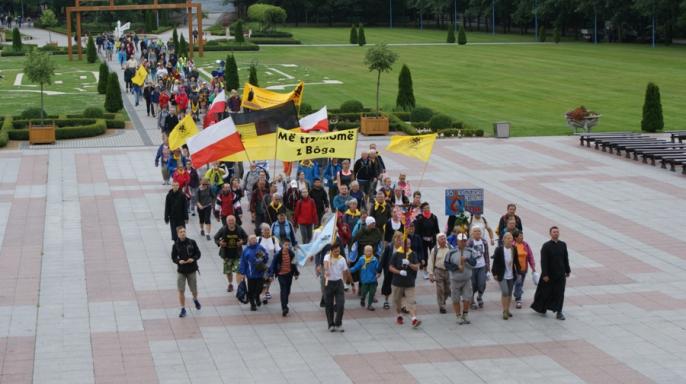 Pielgrzymka Kaszubska z Helu na Jasną Górę zatrzymała się w licheńskim Sanktuarium.