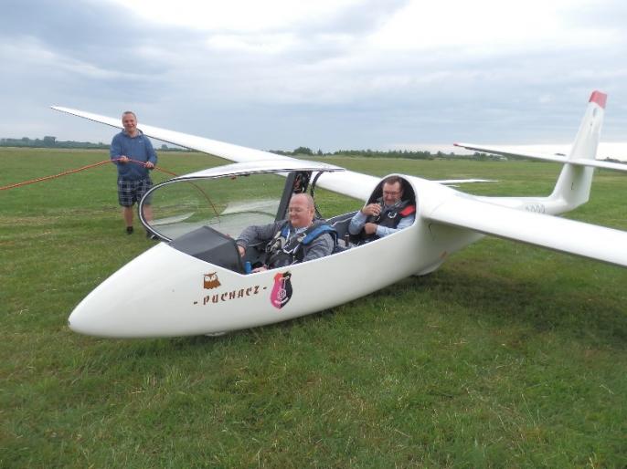 ROZWIŃ SKRZYDŁA – ostatni nabór na zajęcia szybowcowe