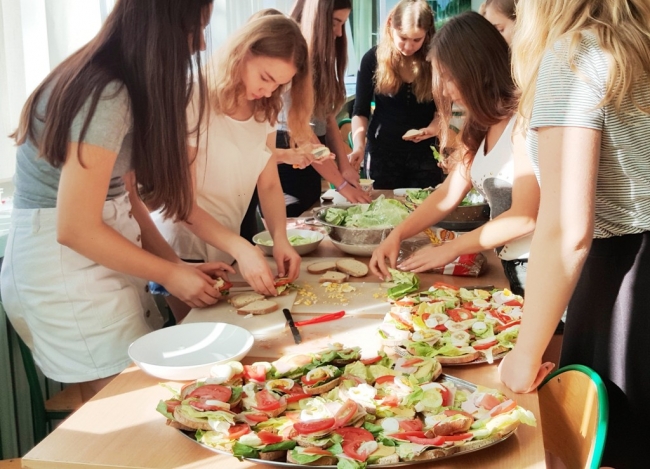 DZIEŃ DRUGIEGO ŚNIADANIA