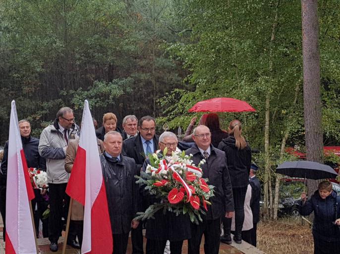 Uroczystość przy pomniku w Białej Panieńskiej