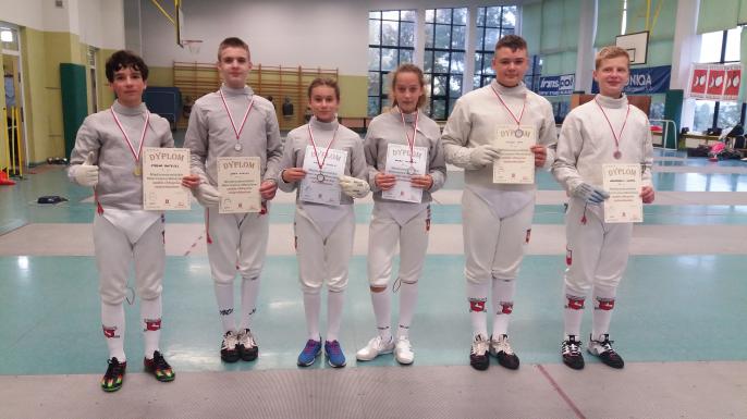 Wspaniały występ najmłodszych adeptów szermierki