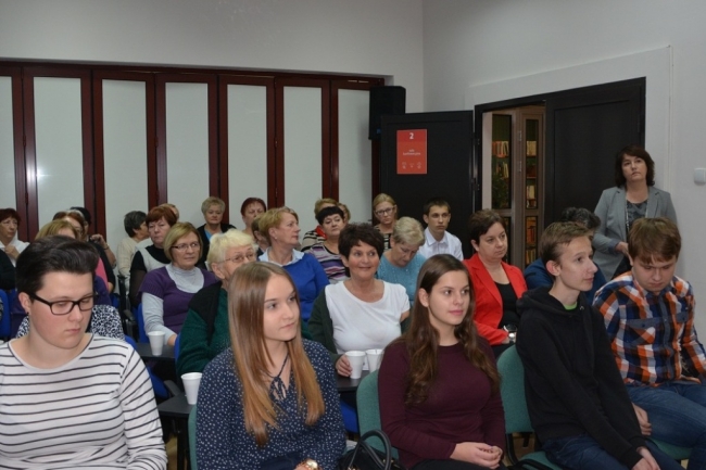 OD MAŁEJ KSIĄŻNICY DO BIBLIOTEKI XXI WIEKU