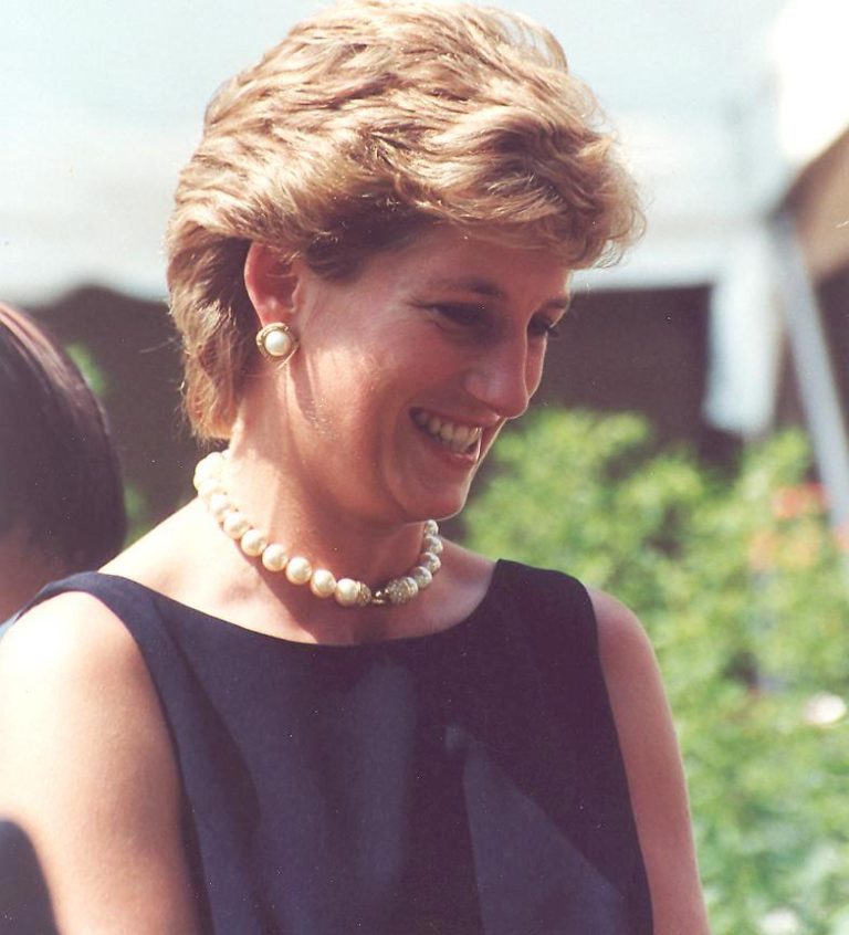 KSIĘŻNA WALII Z WIZYTĄ W BIBLIOTECE W TURKU