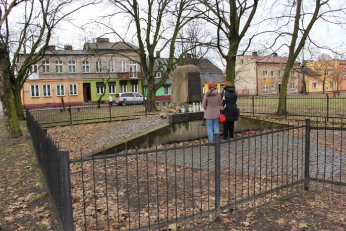 Oddali hołd i złożyli kwiaty