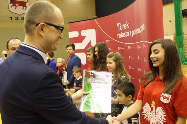 STYPENDYŚCI SPORTOWCY I ARTYŚCI