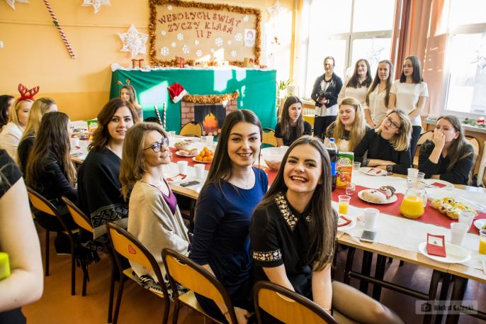 Jasełka i klasowe wigilie w Trzecim Liceum