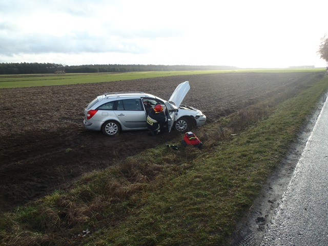 Zderzenie dwóch aut osobowych.