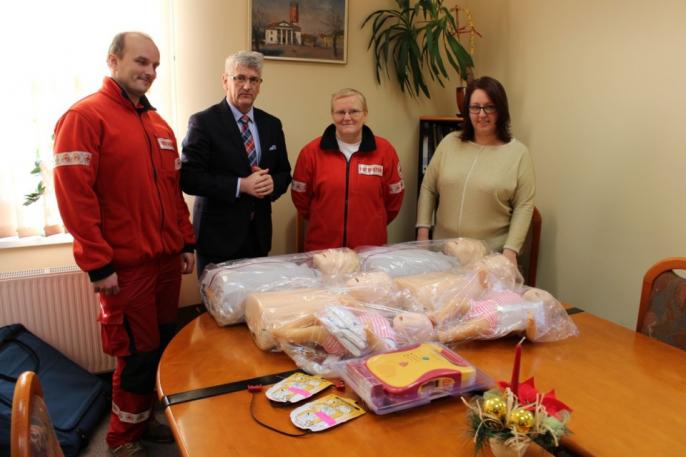 Sprzęt szkoleniowy przekazany kolskiemu PCK