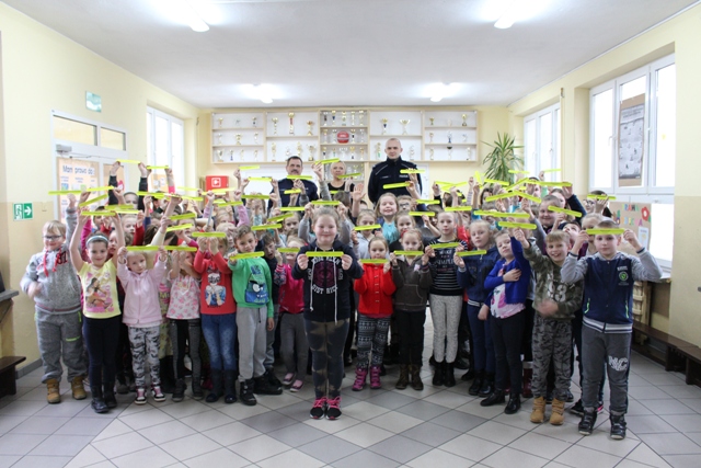 W TROSCE O BEZPIECZEŃSTWO UCZNIÓW W GMINIE DĄBIE