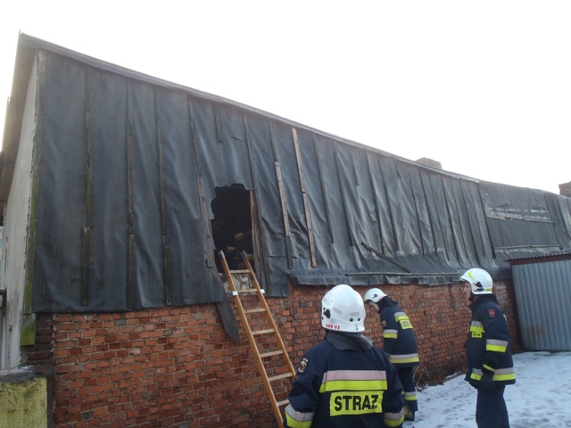 Pożar poddasza budynku jednorodzinnego.