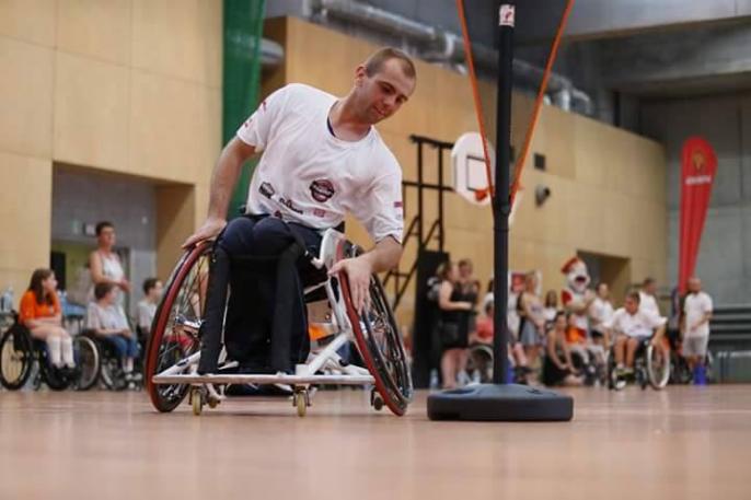 Trener i koszykarz na wózku – Marek Bystrzycki
