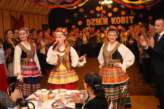 Ogiń w szopie, czyli Dzień Kobit na ludowo!