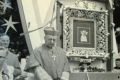 50 ROCZNICA KORONACJI CUDOWNEGO OBRAZU MATKI BOŻEJ LICHEŃSKIEJ – KRONIKI (1)