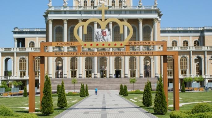 Brama Jubileuszowa i obraz koronacyjny