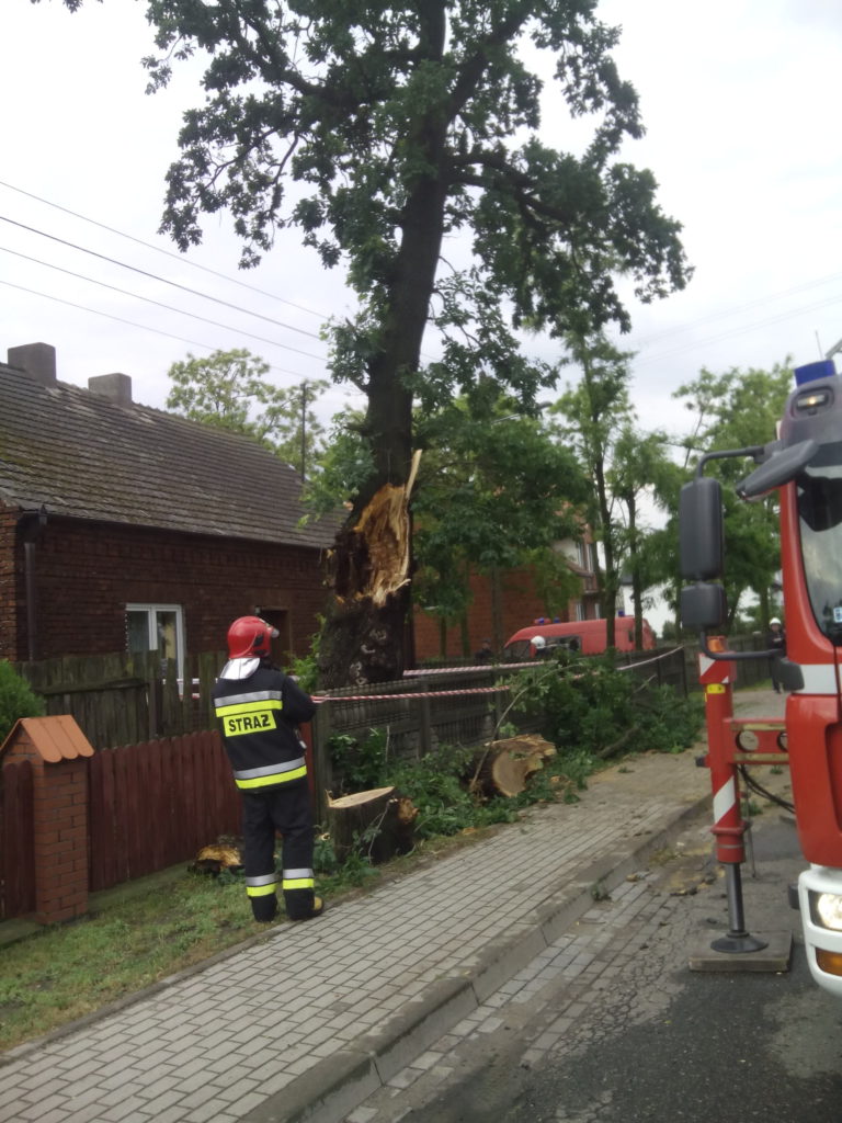 Burze i silny wiatr nad powiatem kolskim
