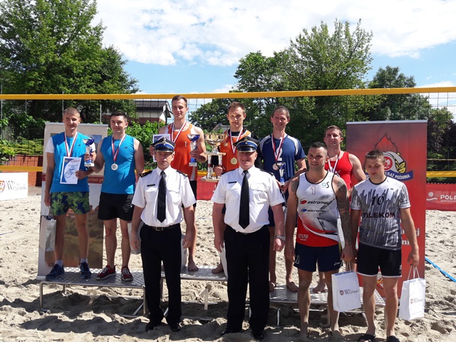 Konińscy strażacy znów mistrzami województwa w siatkówce plażowej