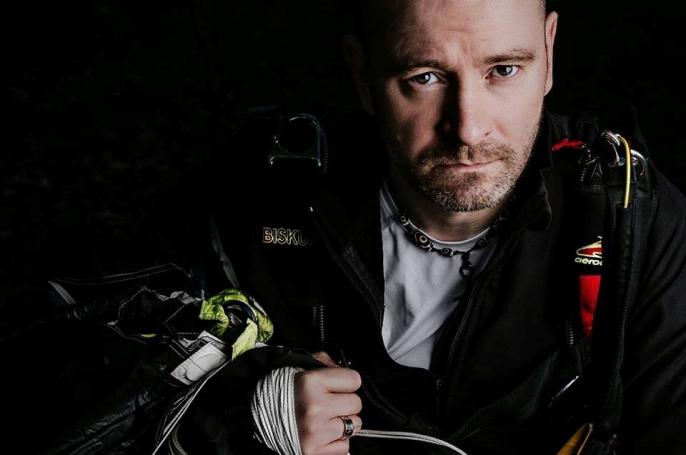 Odda 48 skoków spadochronowych dla potrzebujących