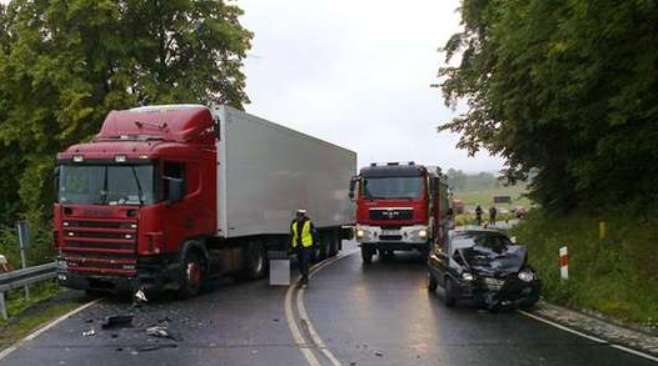 Cienin Zaborny – kolizja samochodu osobowego z ciężarówką