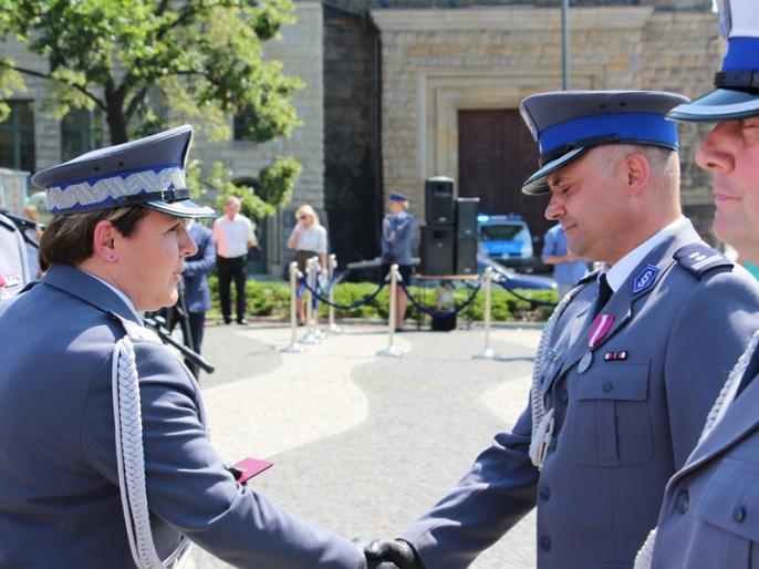 Odznaczenia dla policjantów i pracowników policji