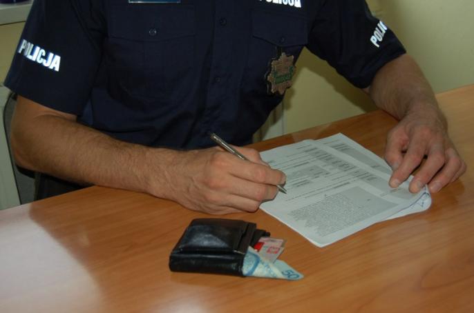 Policjanci zatrzymali złodzieja  portfela