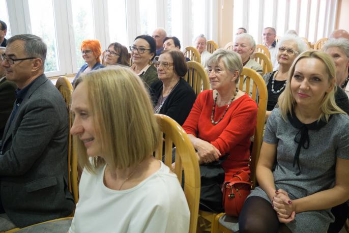 Z książką o Jadwidze Naskręckiej