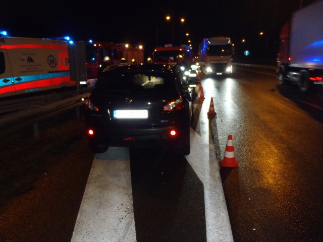 Wierzbocice – samochód uderzył w barierę energochłonną