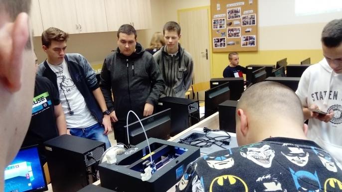 Projekty informatyczne w ZSTiH