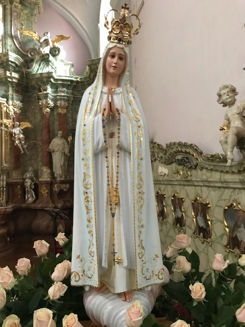 Koronacja figury Matki Bożej Fatimskiej w Kłodawie