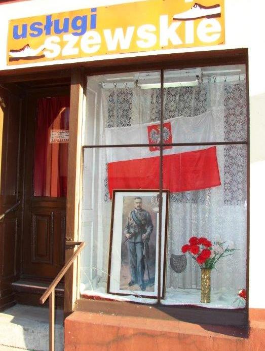 Słupca zaprasza do udziału w konkursie na patriotyczno – niepodległościową dekorację witryny sklepowej