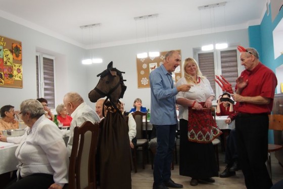 Pani Twardowska w Domu  Seniora  w Sompolnie.