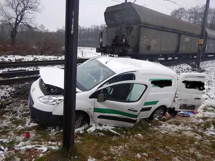 Wypadek na przejeździe kolejowym w Osówiu gm. Babiak