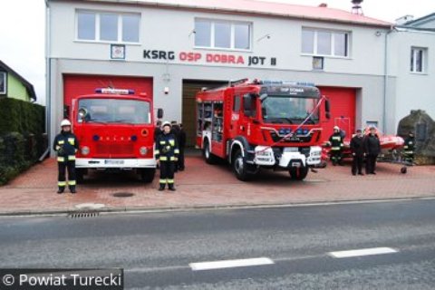 Nowy wóz strażacki dla OSP w Dobrej