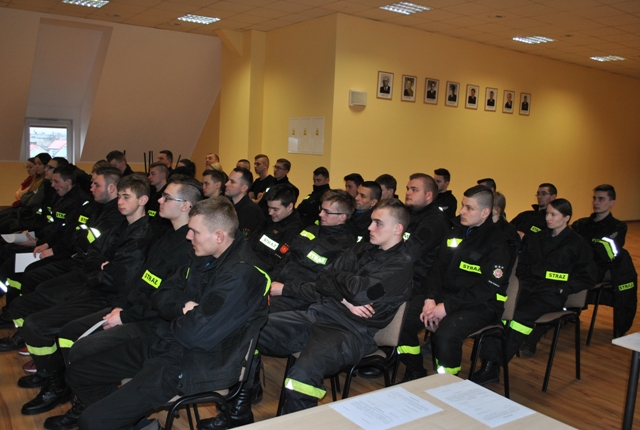 Szkolą się strażacy