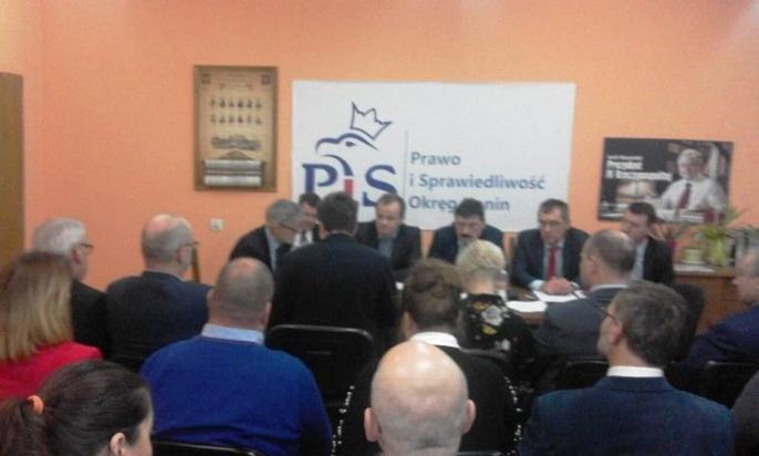 Pierwsze rozmowy o wyborach