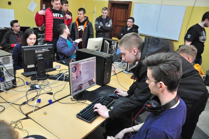 DZIEŃ INFORMATYKA w ZS CKU