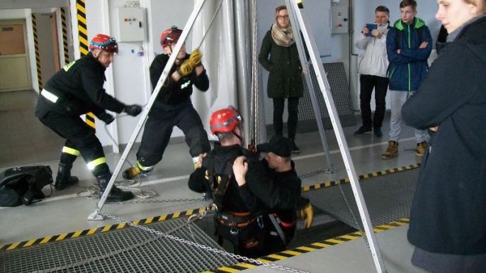 SPRAWNY W ZAWODZIE, BEZPIECZNY W PRACY