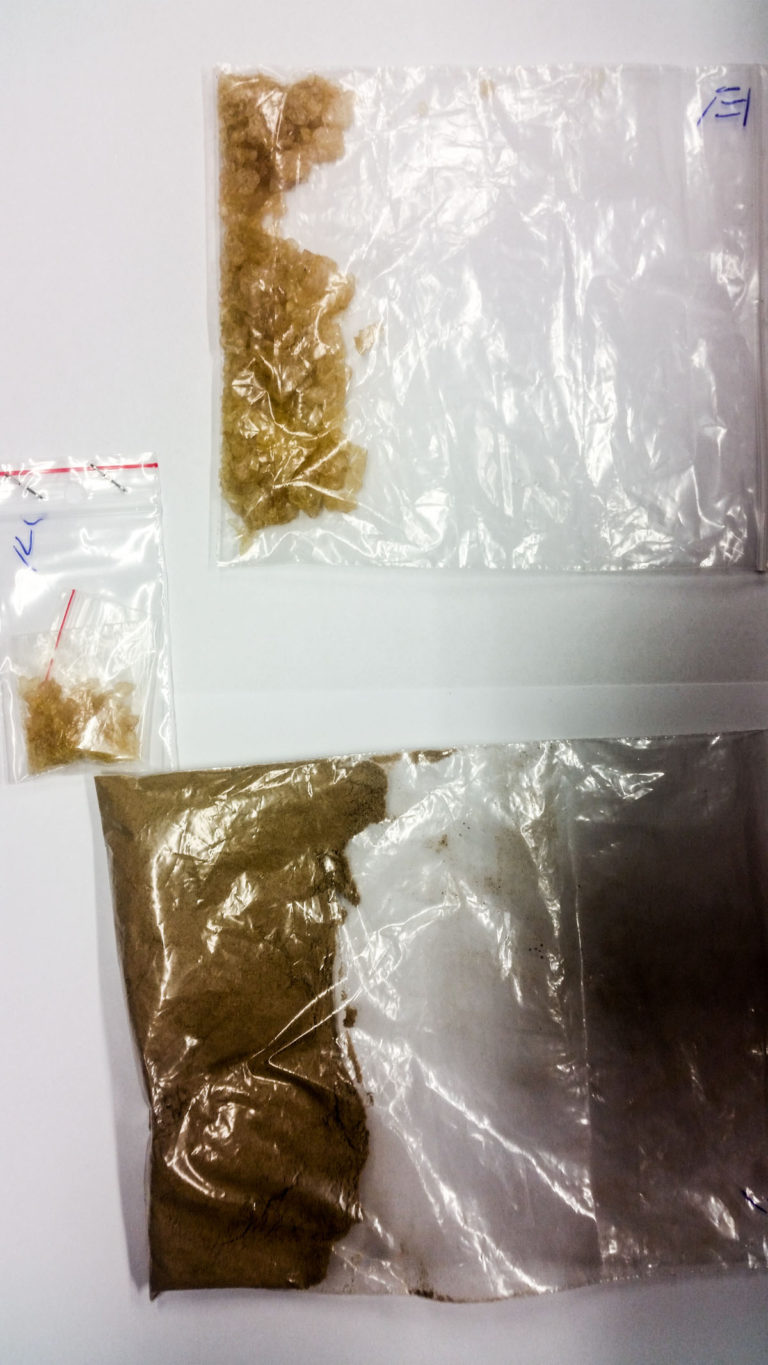 Policjanci znaleźli narkotyki w samochodzie